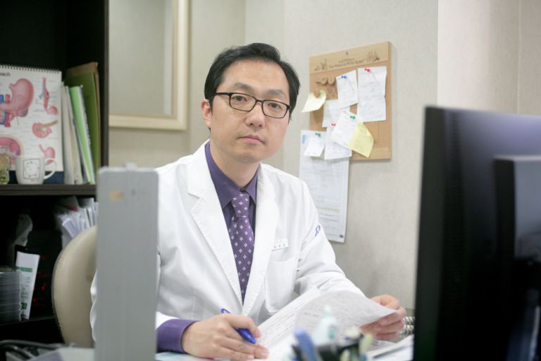 심성곤 원장님 (진료실2)
